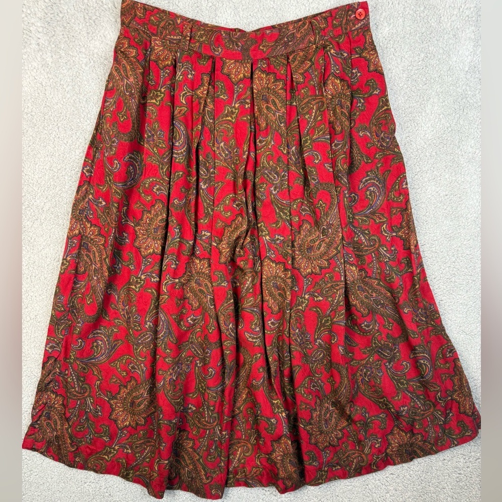Women’s vintage pleated skirt red paisley print size 16 with pockets